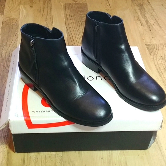 NIB Blondo Leather Ankle Booties 8 Waterproof - Picture 2 of 16